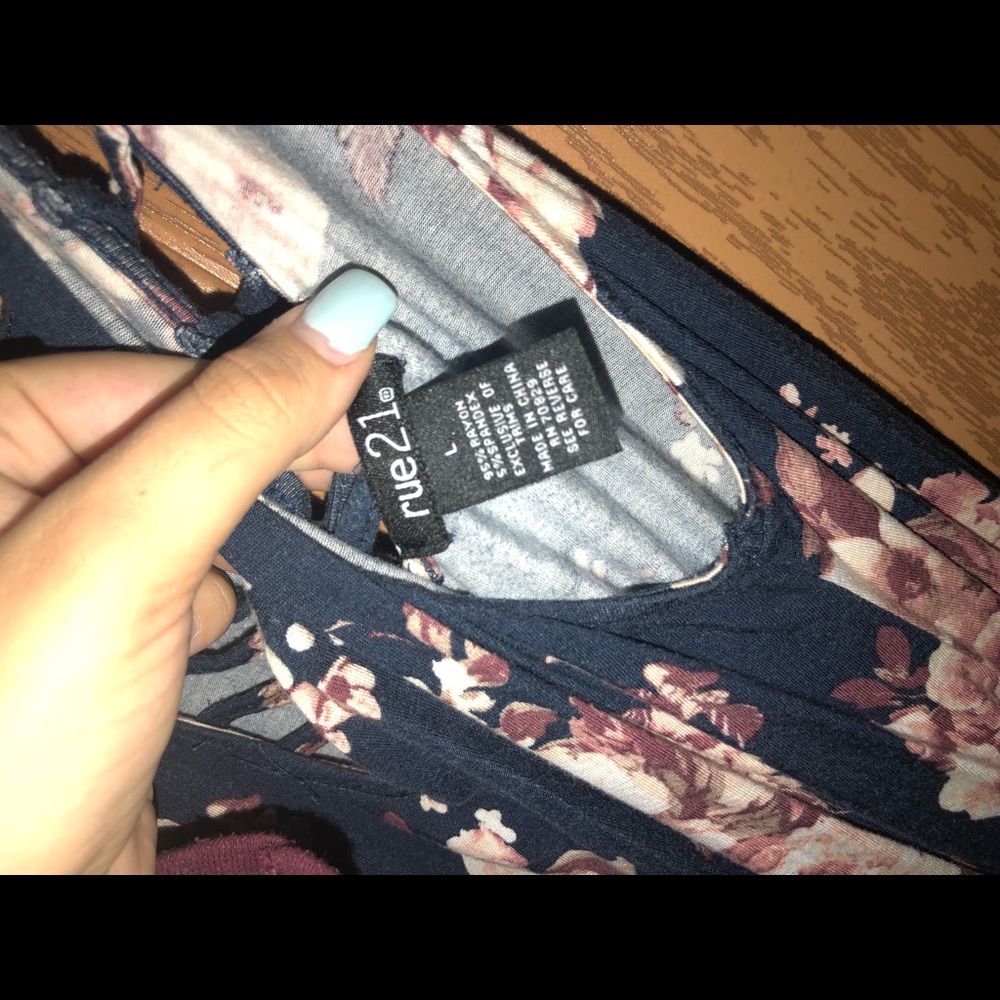 Dress - Picture 3 of 3